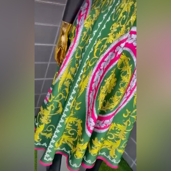 Versace Baroque Style Skirt Set!!! - Picture 6 of 10